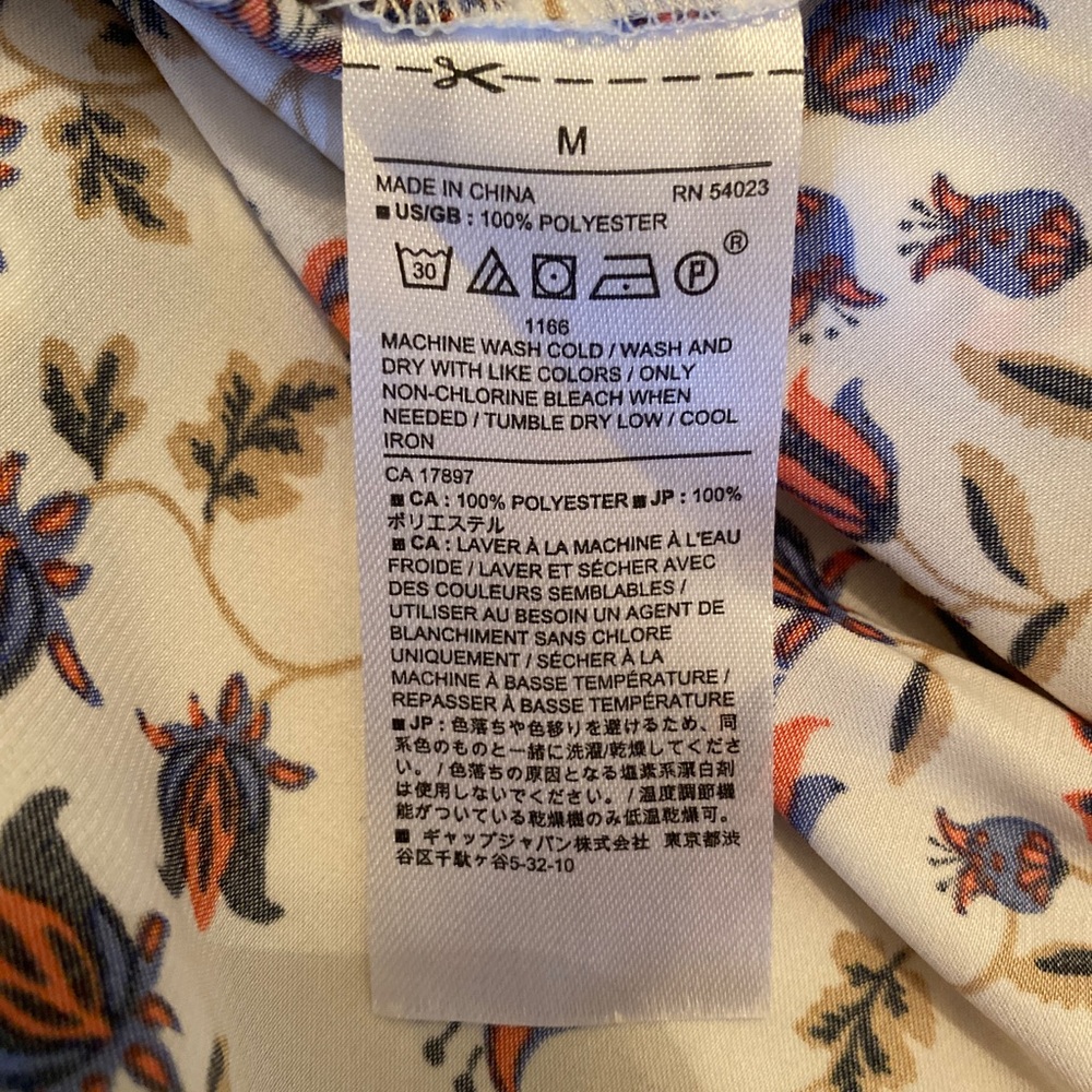 Banana Republic V-Neck Long Sleeve Top - Picture 5 of 6